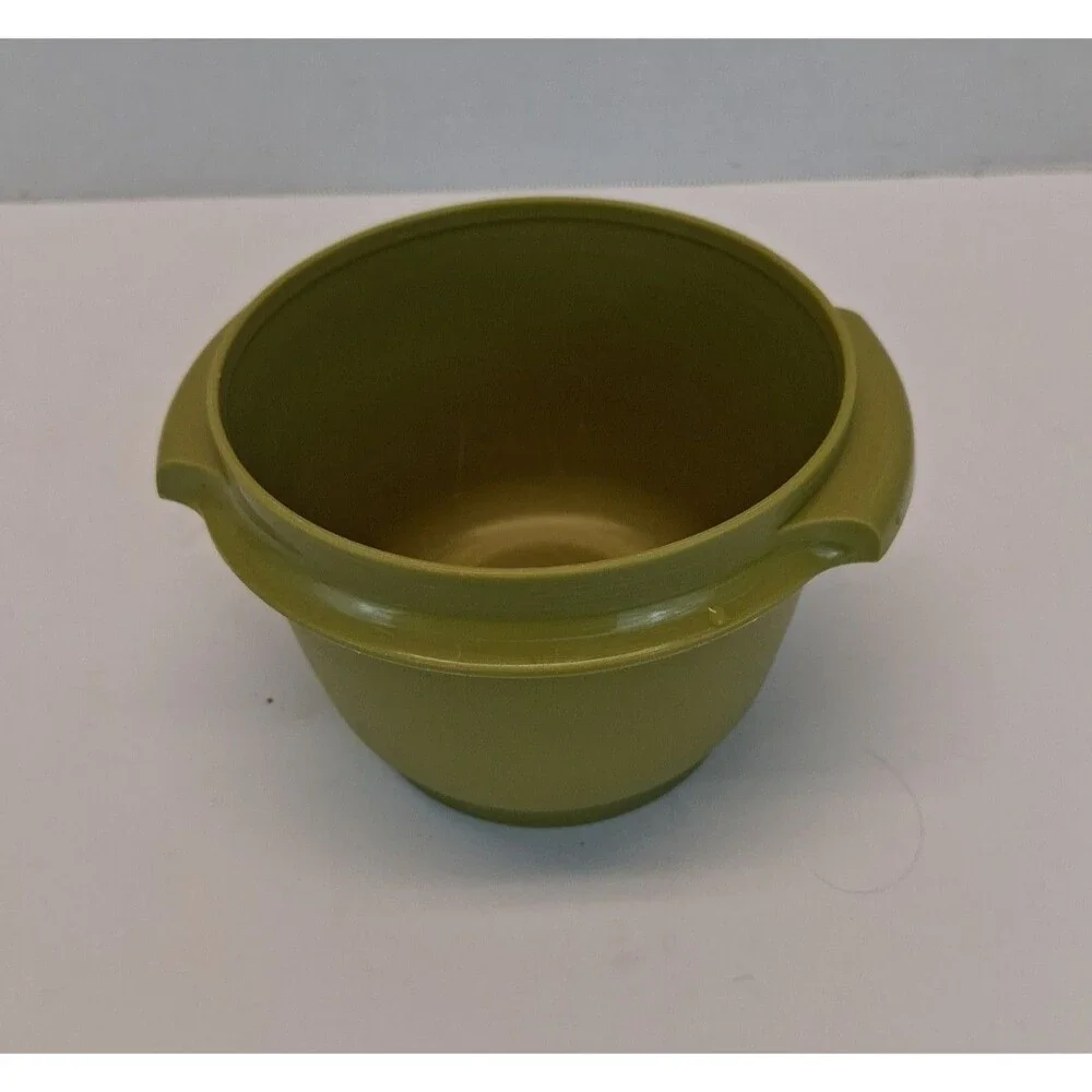 Vintage Tupperware 886-33 Avocado Green 16 oz Bowl Made in USA MCM 1970s Retro